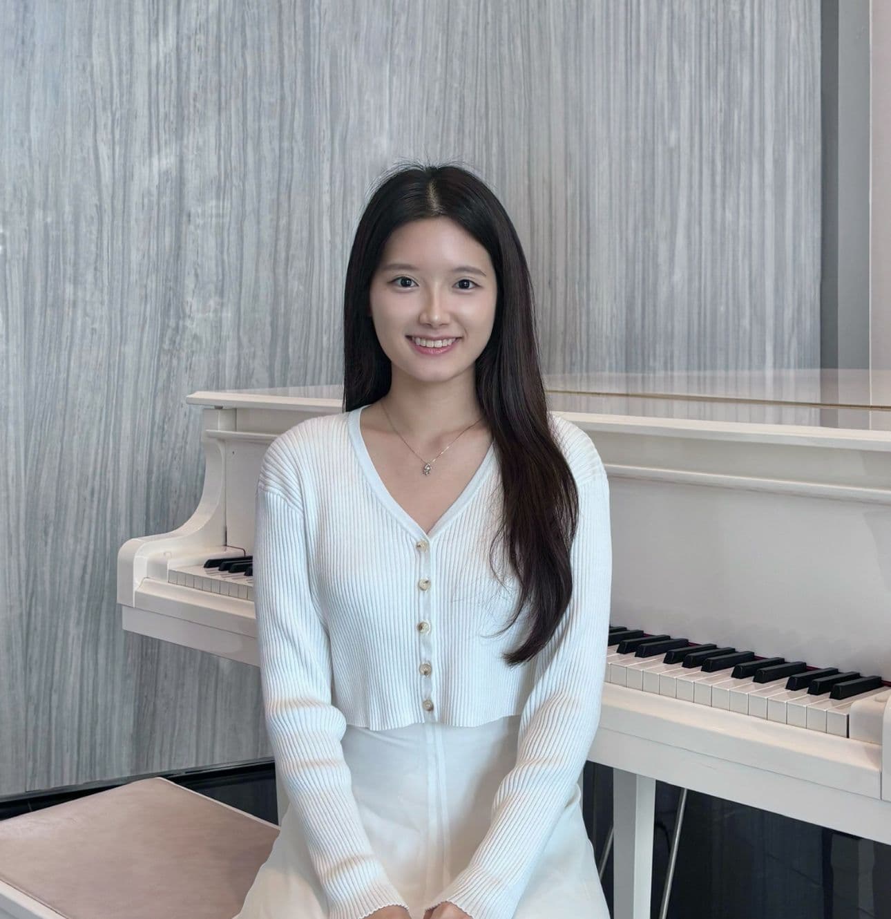 The Happy Pianist hero